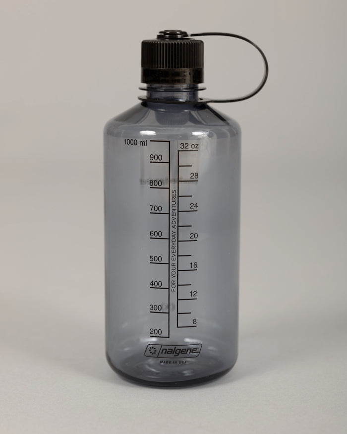 Daily Hydration Bottle - 32oz | Dark Grey